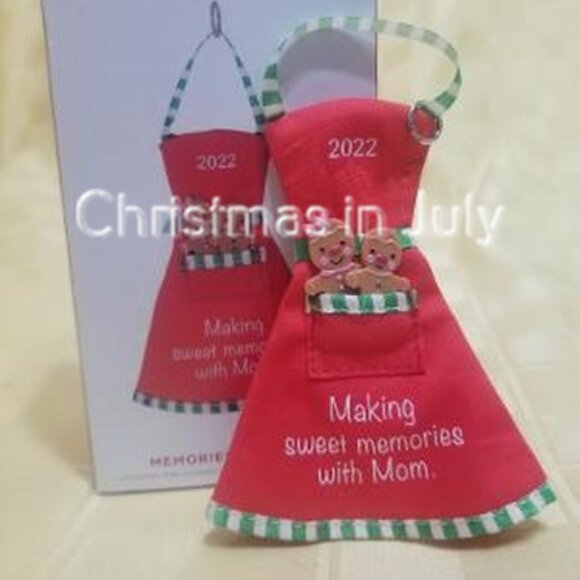 Hallmark 2022 Memories with Mom Kitchen Gingerbread Apron Christmas Ornament - Picture 1 of 2